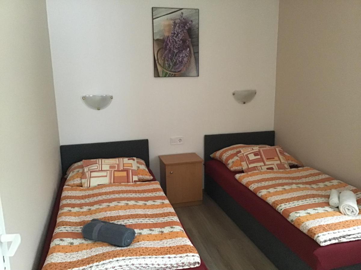 Dravecz Apartman Balatonlelle Εξωτερικό φωτογραφία