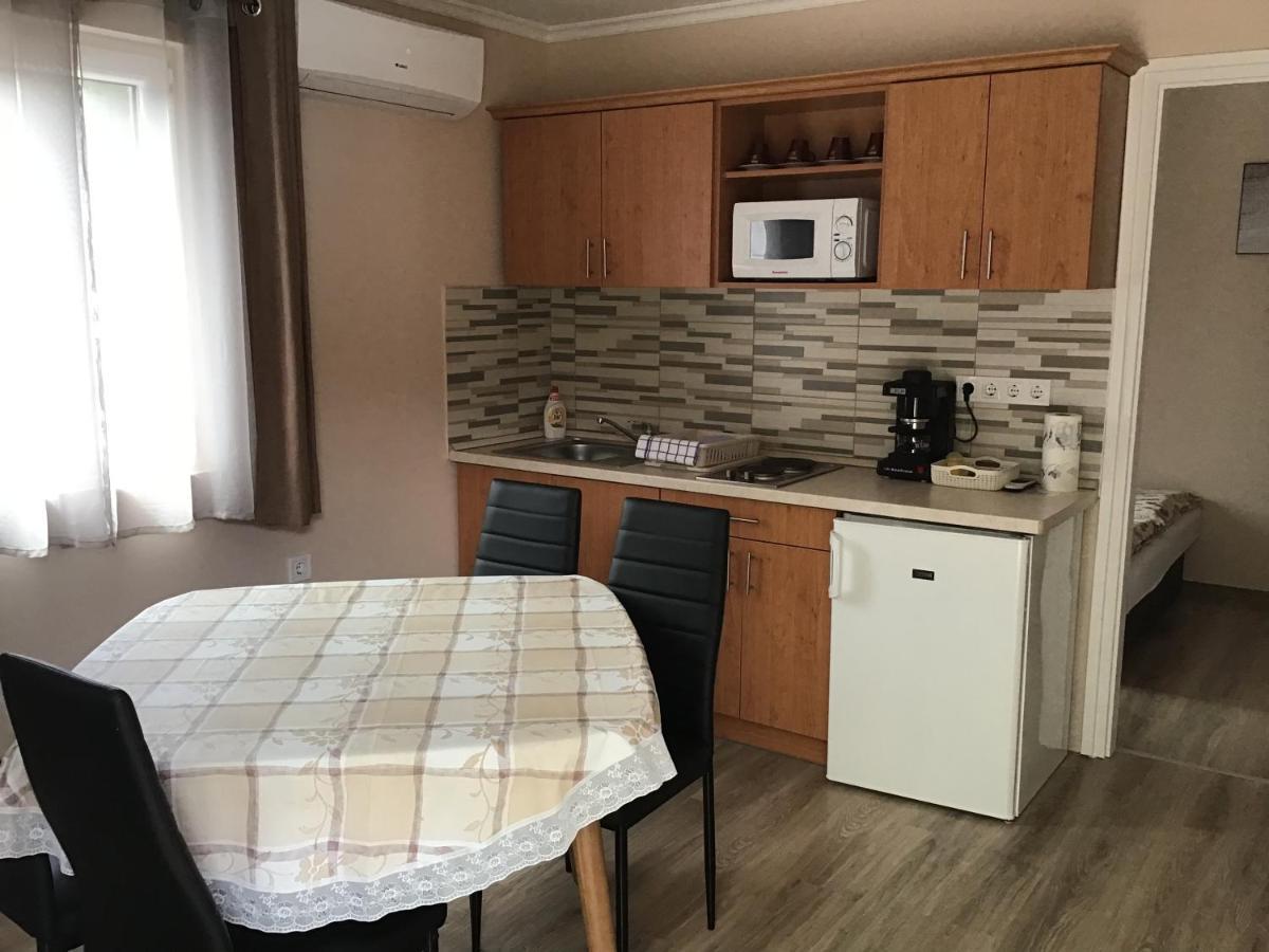 Dravecz Apartman Balatonlelle Εξωτερικό φωτογραφία